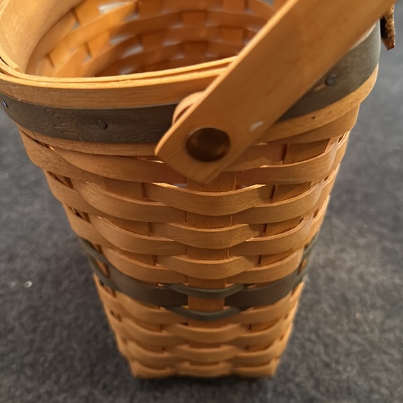 Longaberger Christmas edition Glad Tidings basket with swing handle - Picture 7 of 8